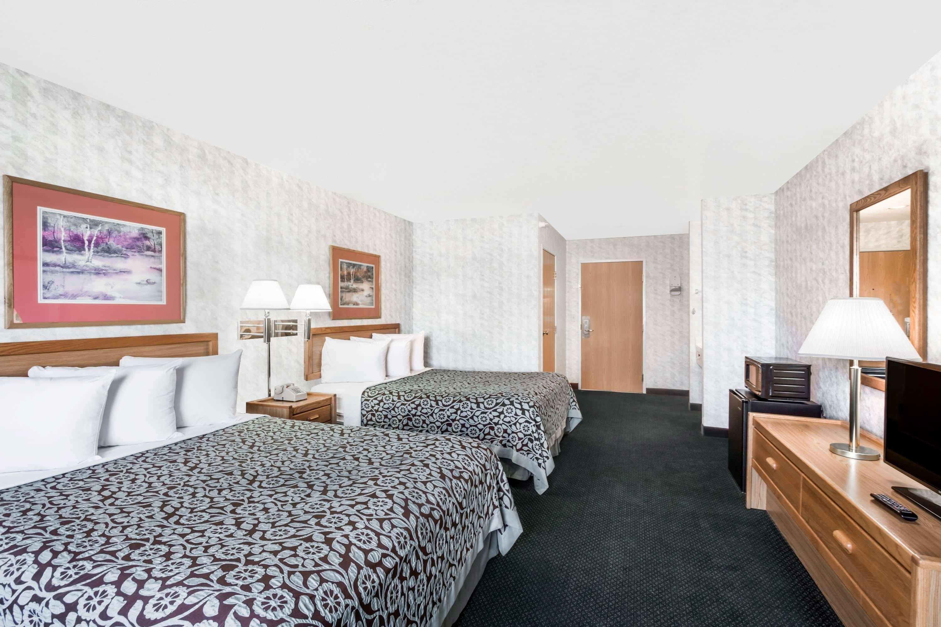 West Yellowstone Hotel 2*