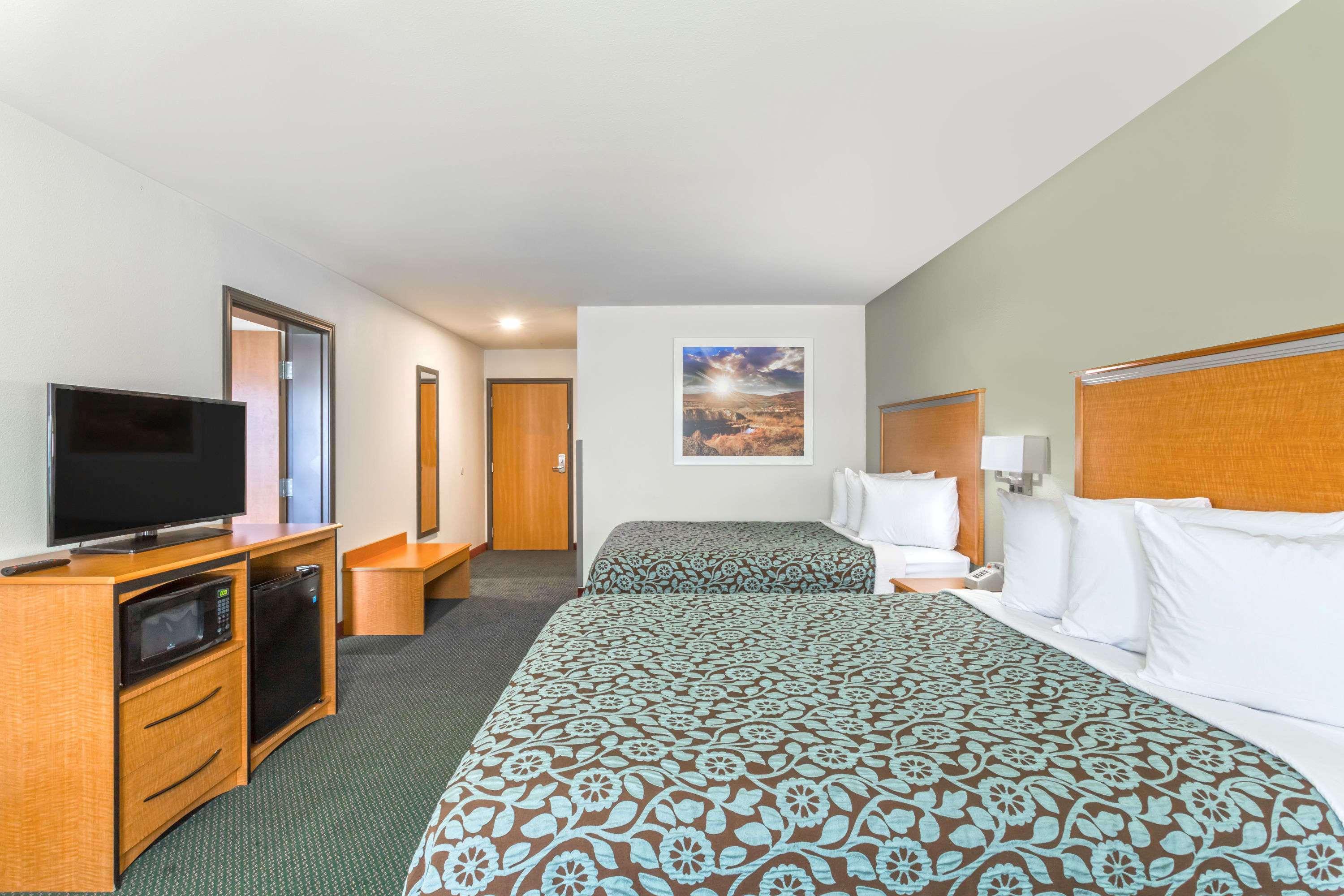 West Yellowstone Hotel 2*